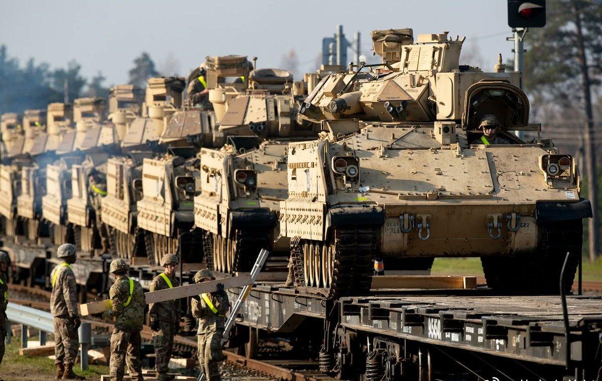 欧洲防务的短板不只在于武器——把部队从西欧港口运到北约东翼眼下要花45天。隧道过