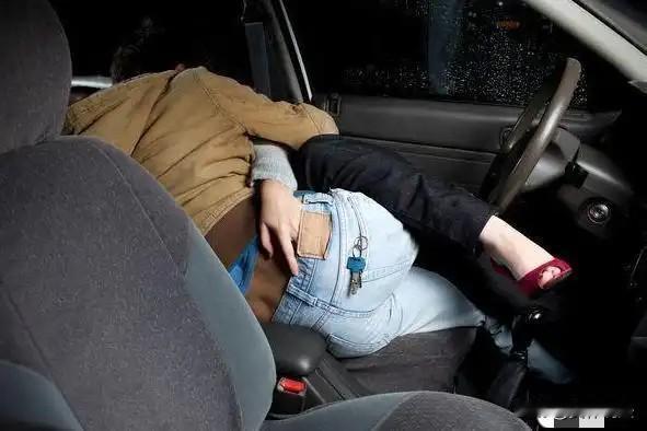 “自古奸情出人命！”山东烟台，一女子与已婚男同事发生不正当关系，被男同事妻子发现