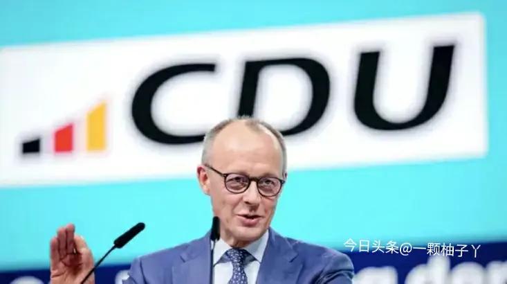 美国最高法院刚判特朗普部分关税违法，他转头就把全球关税从10%提到15%，主打一