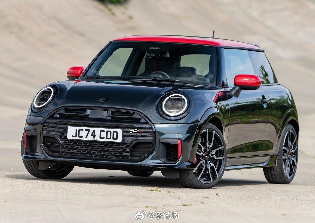 燃油版！MINI JCW、三门版&五门版，广州车展亮相（图自MINI）云评：定价