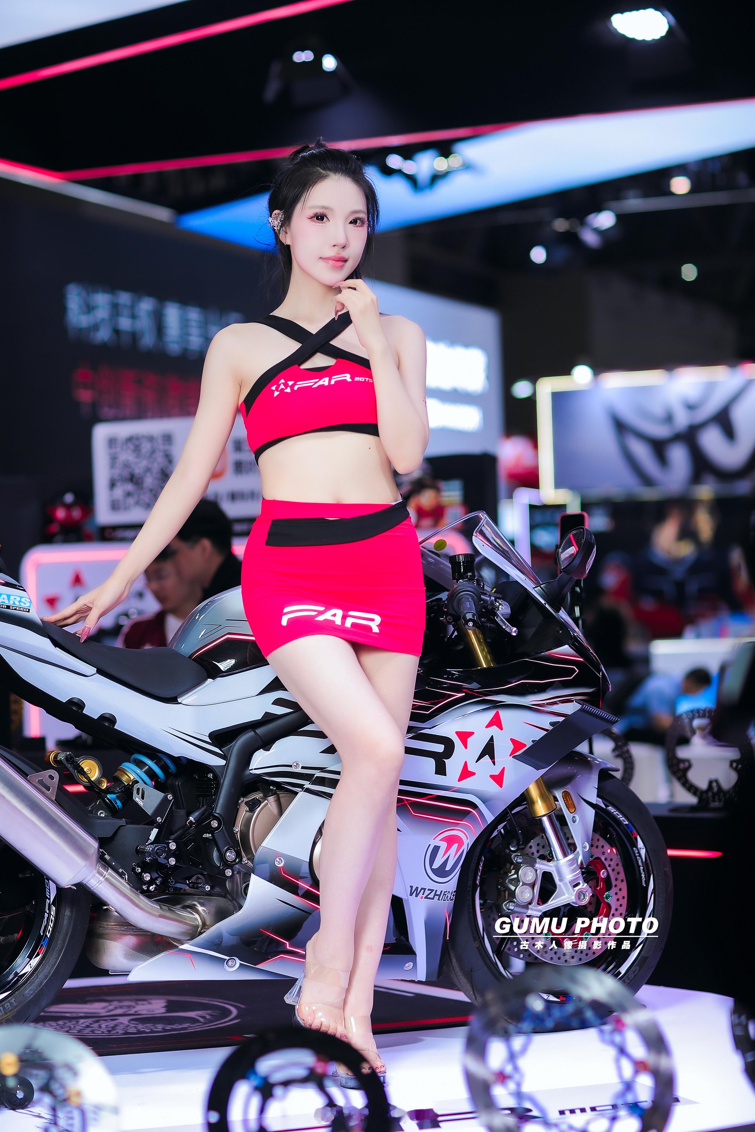 2026中国摩博会法摩多展台模特2026中国摩博会2026重庆摩展摩托车车模
