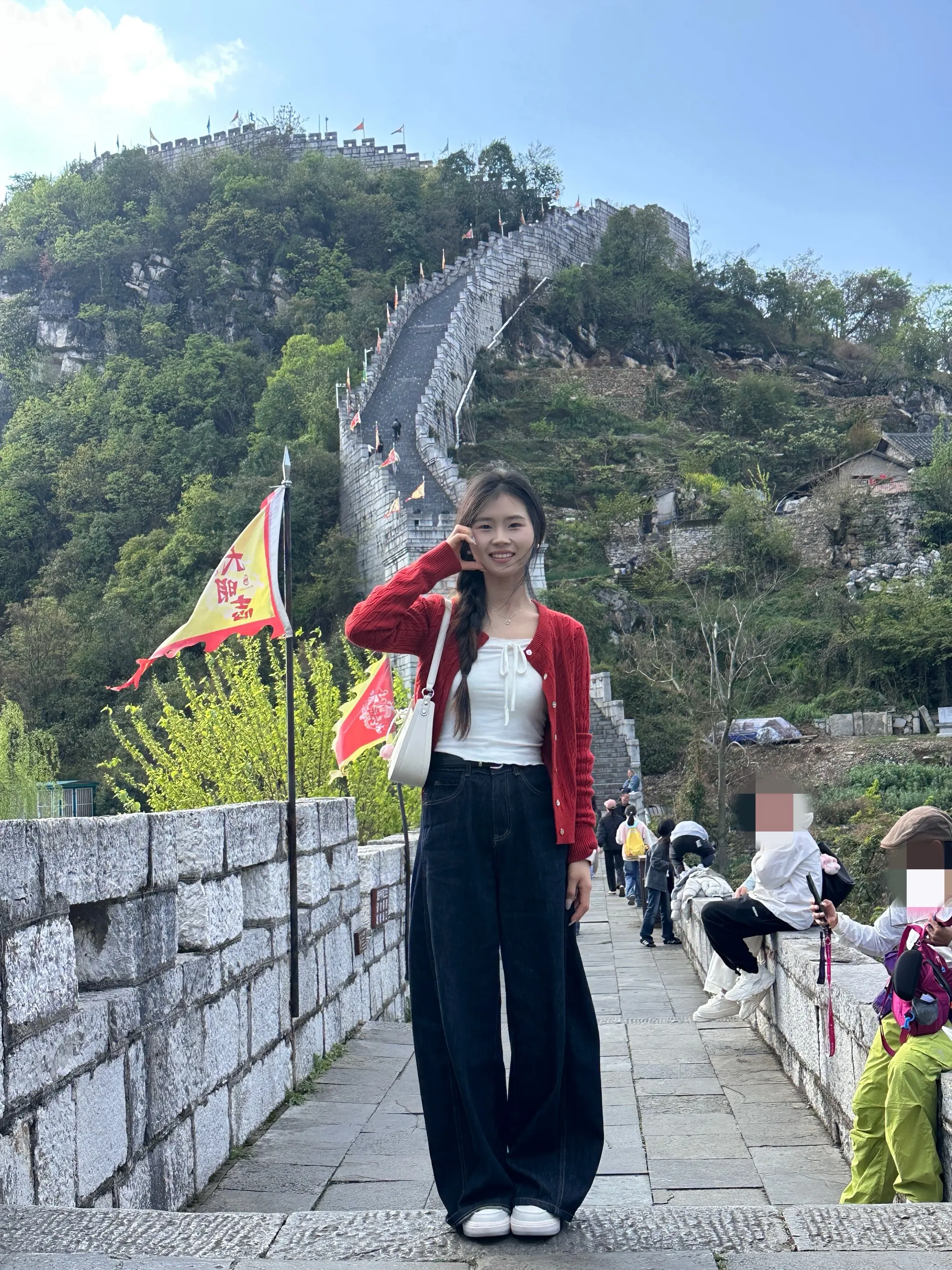 听说02年的马和98年的虎是上等婚配，全网寻找 98年的虎男孩，做不成...