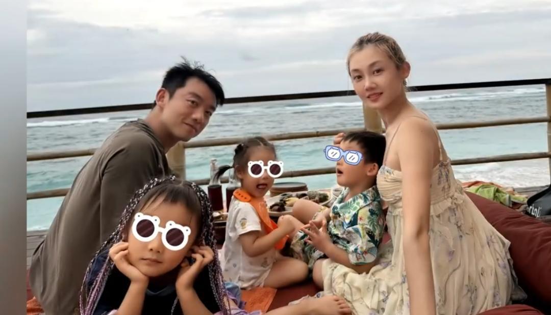 郑恺（Ryan），1986年4月17日生于上海市，毕业于上海戏剧学院表演系。20