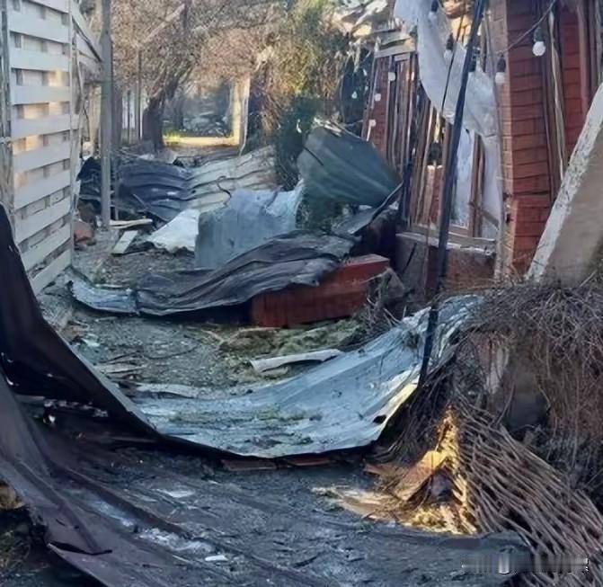 新年悲惨开局！据俄罗斯任命的赫尔松地方官员元月1日说，乌克兰无人机，跨年夜袭击了