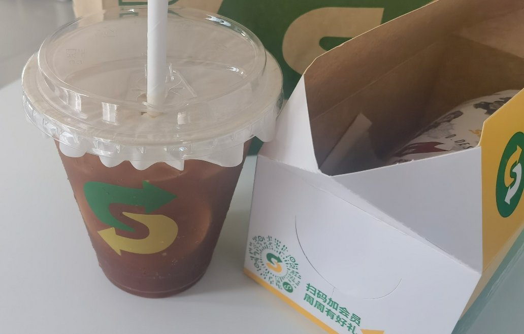这气泡美式淡的像没加咖啡液
