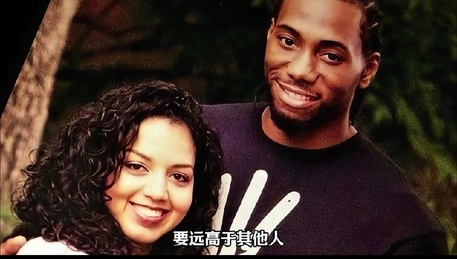 赚4亿零绯闻！伦纳德与初恋妻子低调生俩娃，人生赢家。
在NBA这个名利场，伦纳德