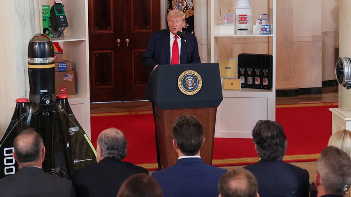 【经济焦虑加剧，白宫对贸易协议越来越不耐烦】（CNN）在上台第100天，特朗普在