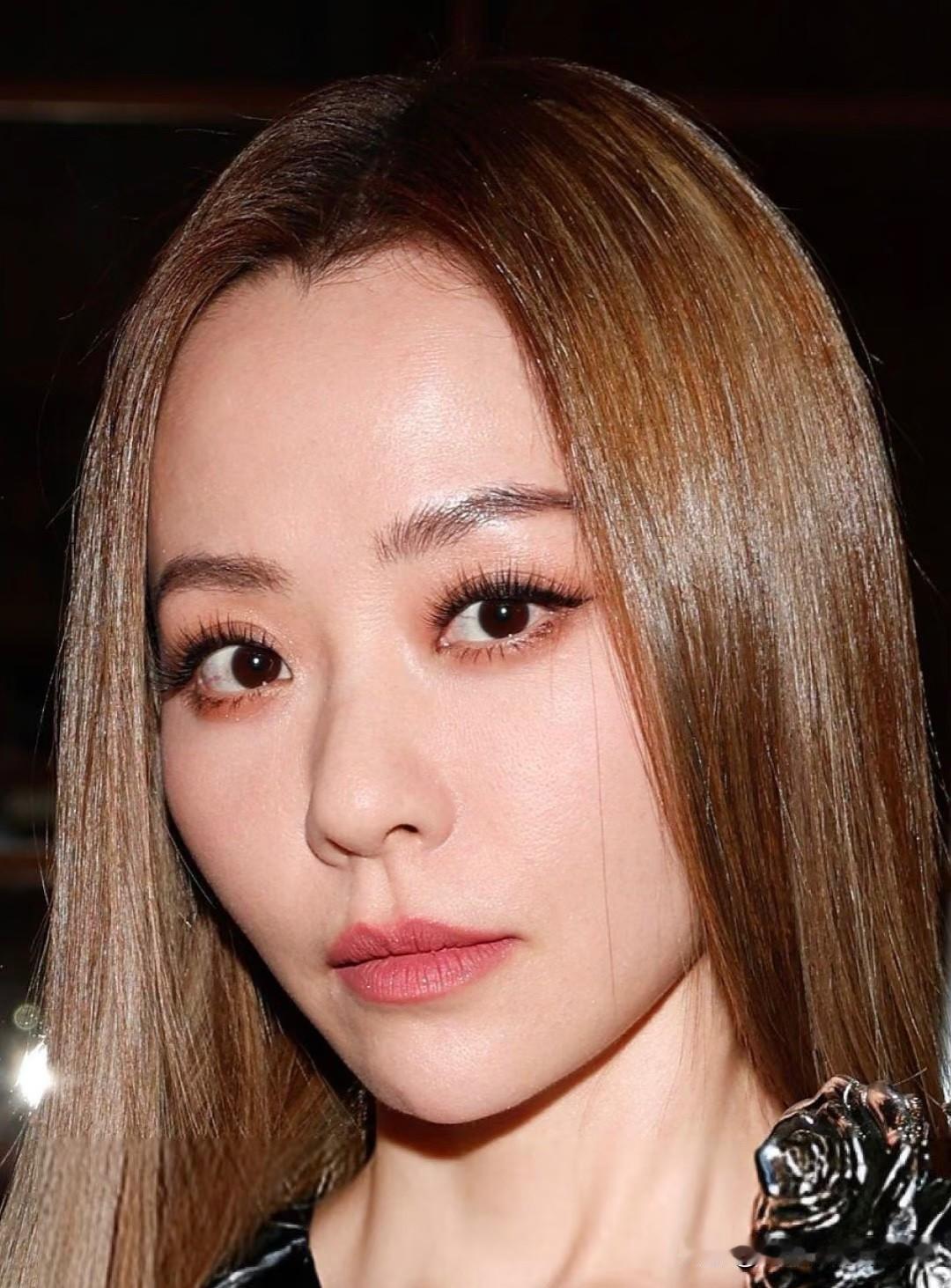 张靓颖怼脸高清生图，气质太好了