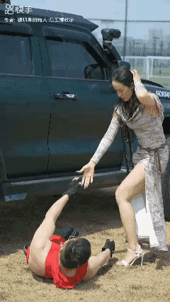 看到这个视频
你还有什么理由不努力[思考]