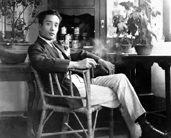 1935年，长征行至乌江畔，红色特工钱壮飞离奇失踪。这场悬案困扰组织半世纪，直至