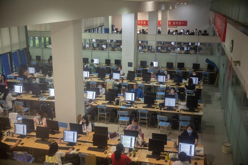 临沂一模今年阅卷都两天了，现在好像还没结束，看来对这个阅卷的要求挺高的。慢工出细