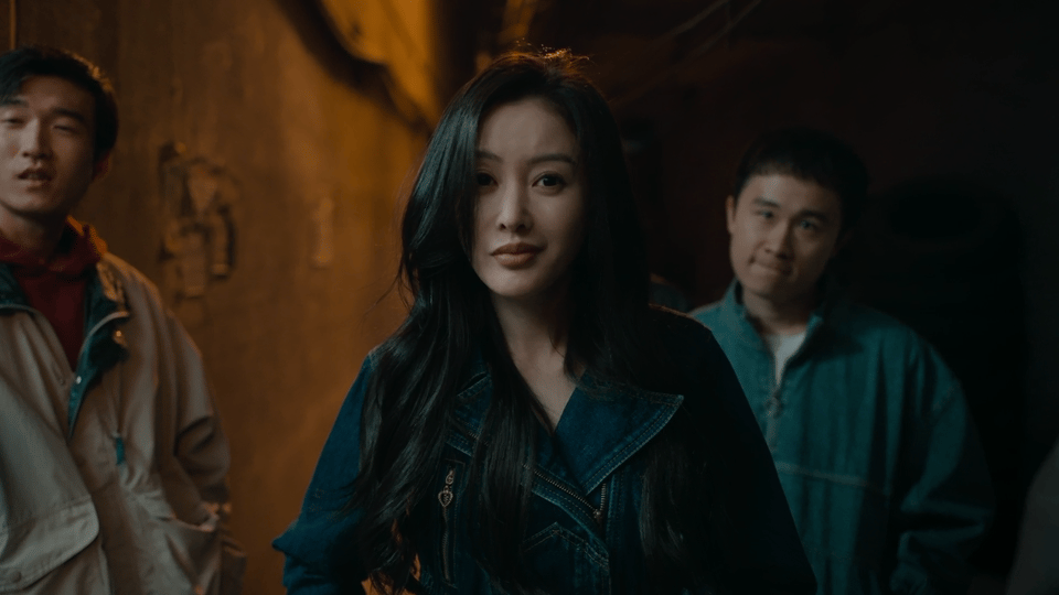 张天爱有种经济上行的穿搭看电影《毕正明的证明》真是意外收获一份90年代穿搭灵感手
