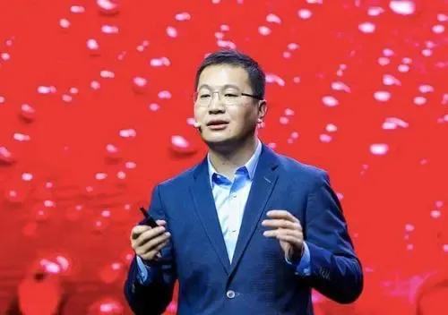 卢伟冰，既然大家都不按常理出牌，那我也不客气了，直接祭出Redmi K70大招，