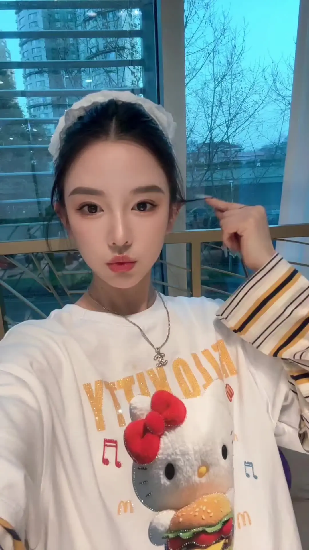 我以前叫敢敢，因为偷走了你的心，现在叫憨憨