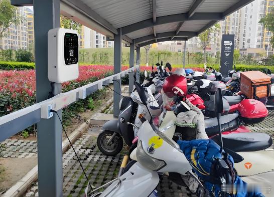 共享充电新体验：驴充充，让生活永远在线在移动互联时代，手机电量告急的红色警示，已