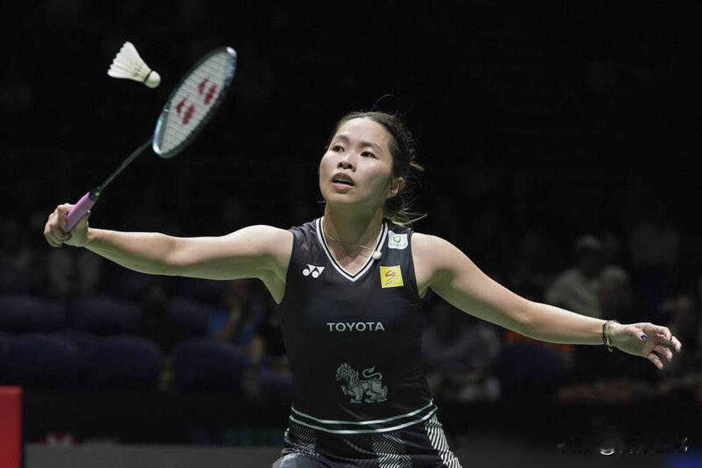 第14次，这对老对手又在八强相遇了。
陈雨菲刚结束的比赛，两局让对手一共拿了1