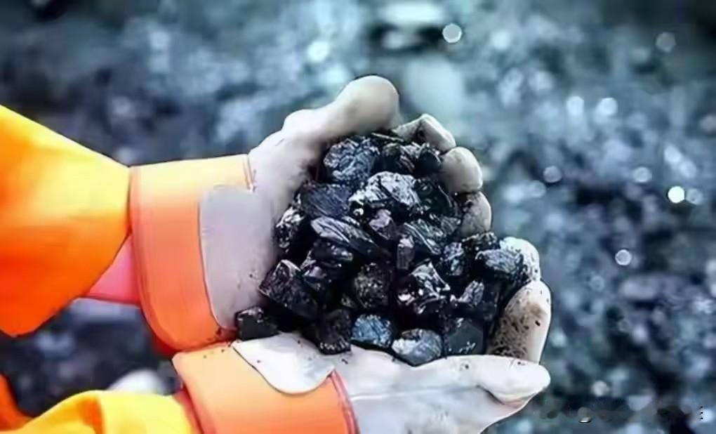 中方追回百吨稀土，还抛售118亿美债。
这波操作太解气！稀土可是重要战略资源，之