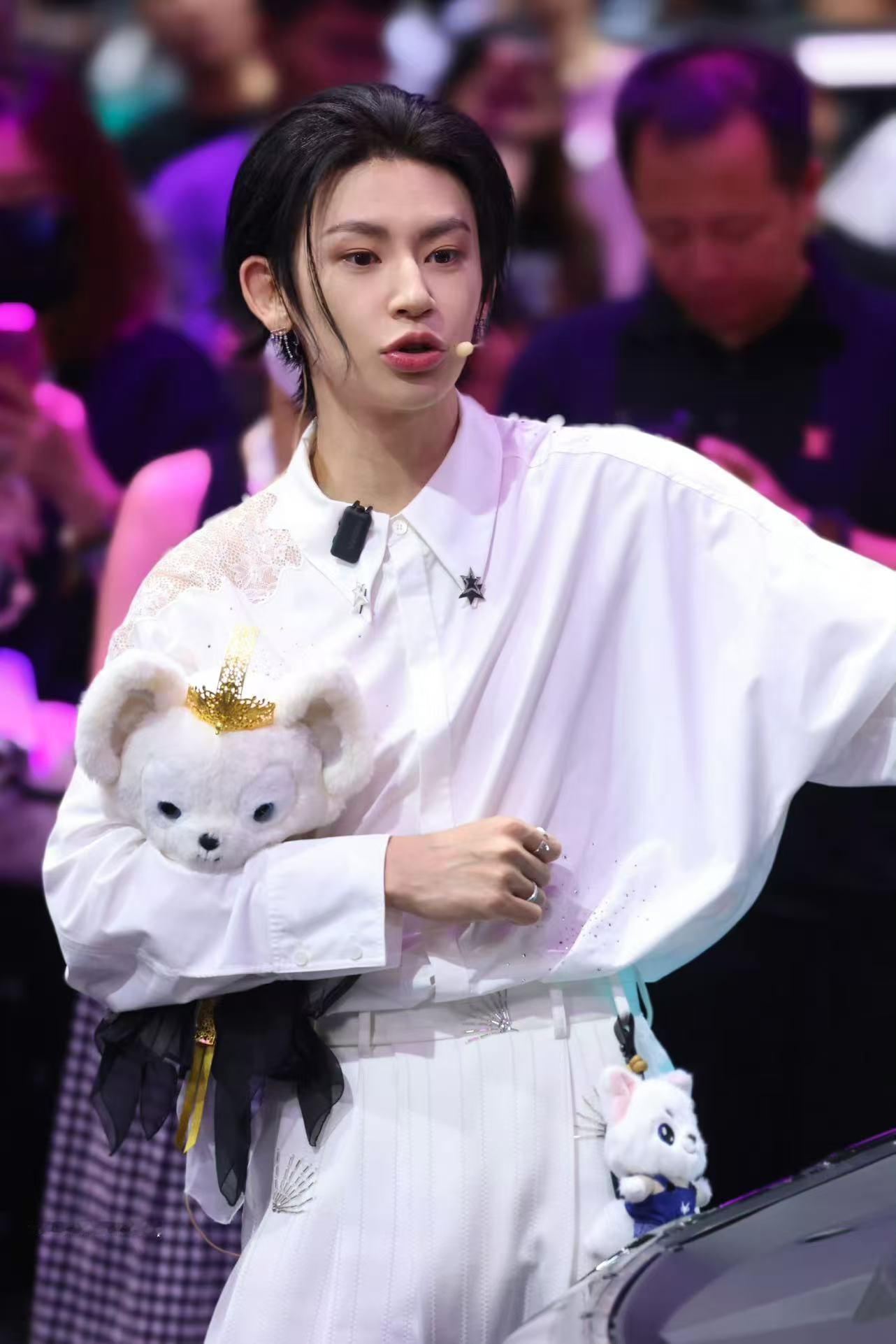 小鬼王琳凯 小狐狸在干嘛