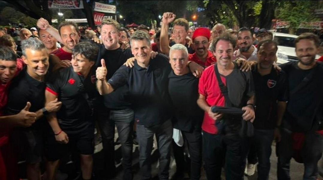 纽维尔老男孩新主席：让梅西穿上我们球衣是梦想，正竭尽所能据阿根廷Cadena3广