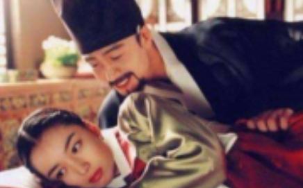 1418年，朝鲜不小心把有身孕的美女黄氏进贡给了朱棣。朱棣和其同房后发现她不是处