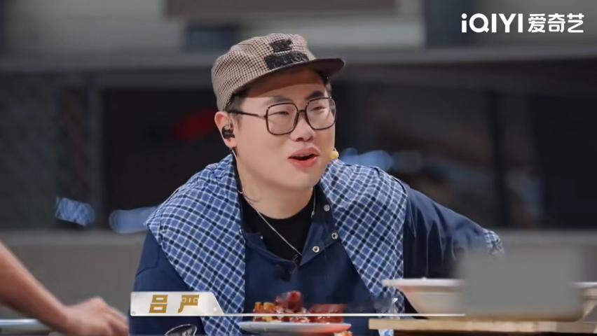 马頔怎么在哪都劝架马頔劝架 美食团点评时两人意见不合快吵起来，马頔赶紧打圆场：“