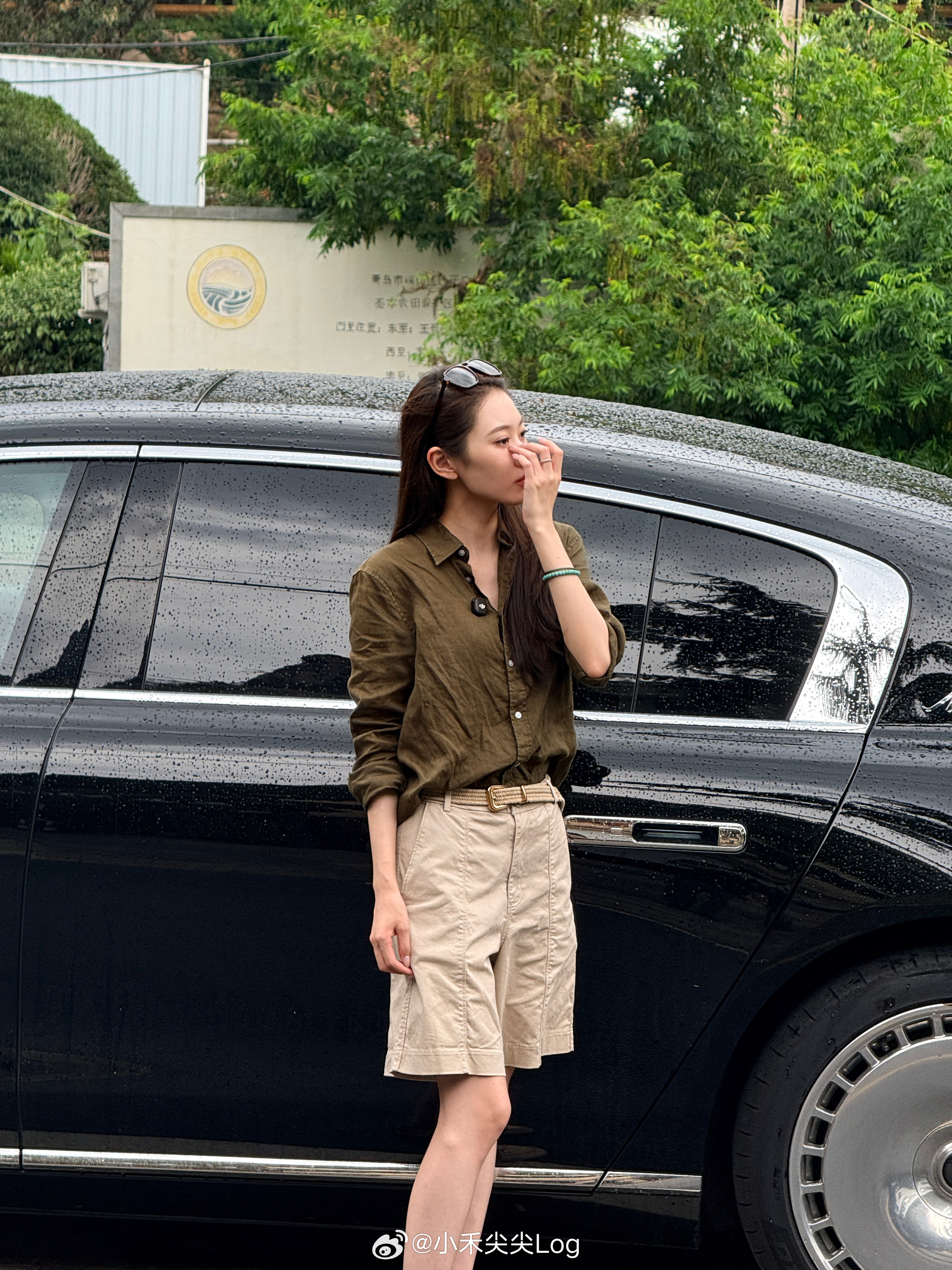 今天的人设是乡镇女企业家。司机小许下次记得戴白手套昂，不专业其实没有星空顶也蛮好
