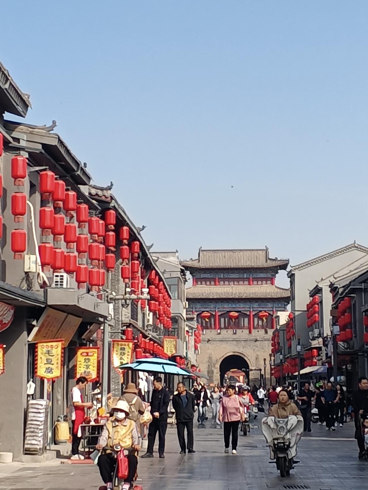 大名县，也是一个有历史的地方。
   大名地处冀鲁豫三省交界，两为国都、七做陪都