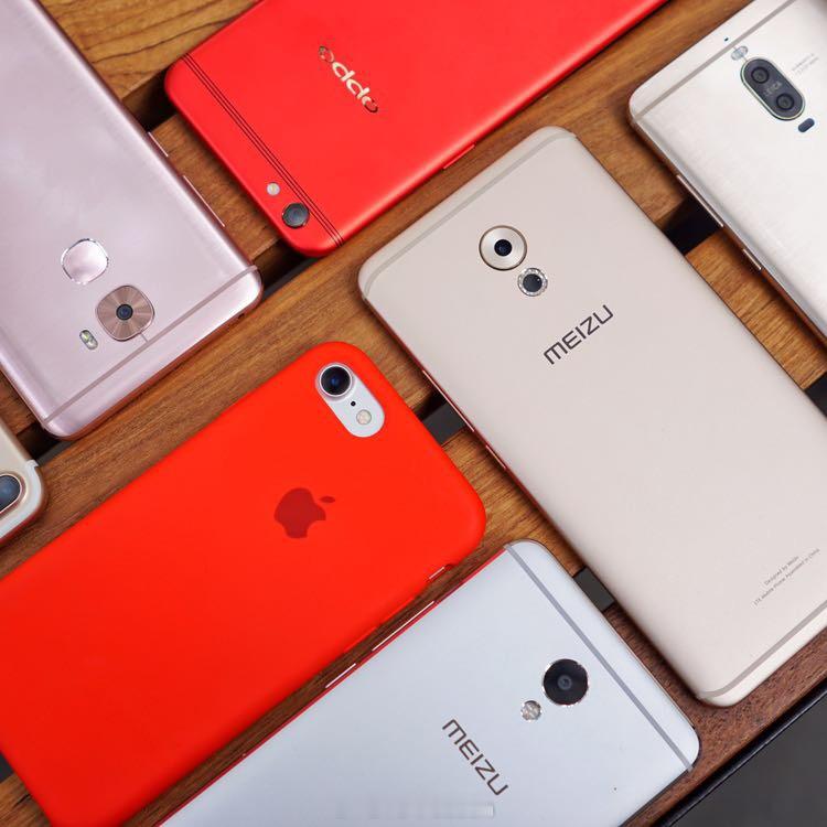 论产品创新和 UI 审美，昔日的魅族绝对算得上国产手机圈的「黄埔军校」，至少我身