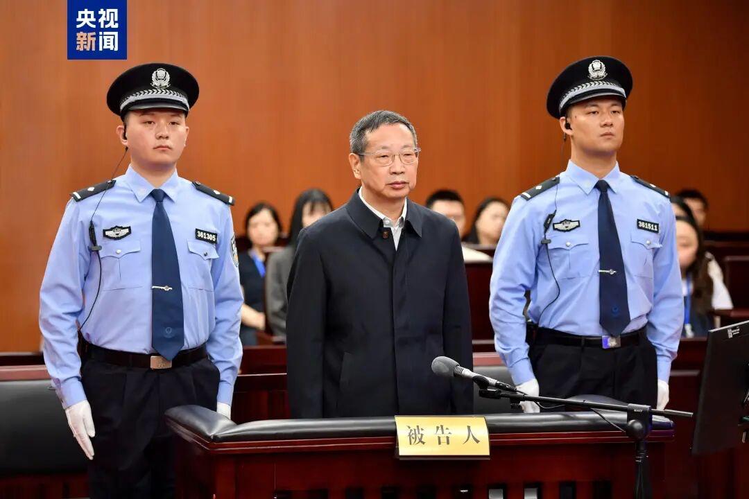 看到朱芝松一审宣判的消息，心里只剩一种说不出的惋惜和气愤。原本手握航天、临港、浦