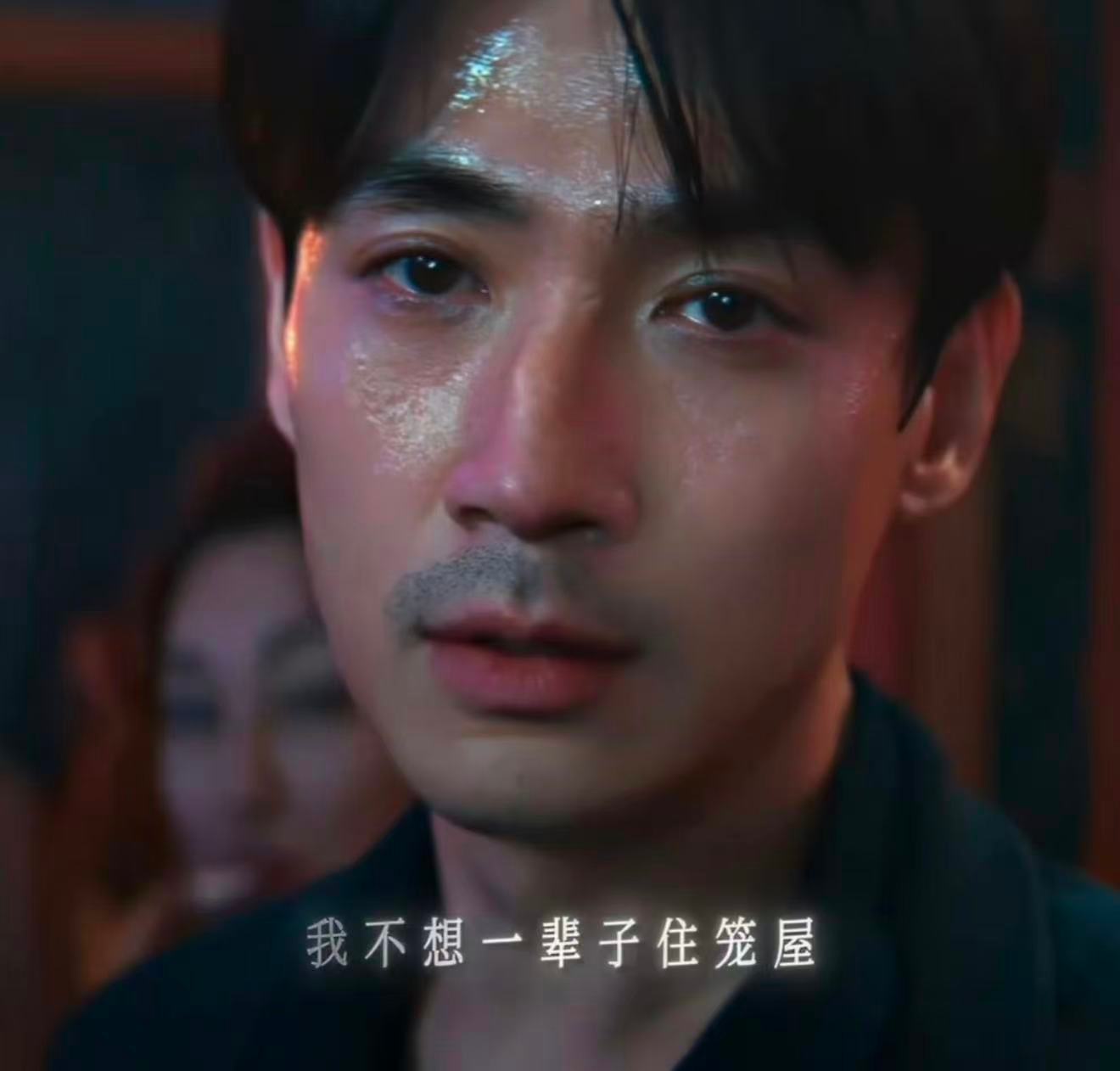 空枪的笼屋真相整部影片笼屋的设计堪称点睛之笔。把底层生存现状和人物的复仇执念融为