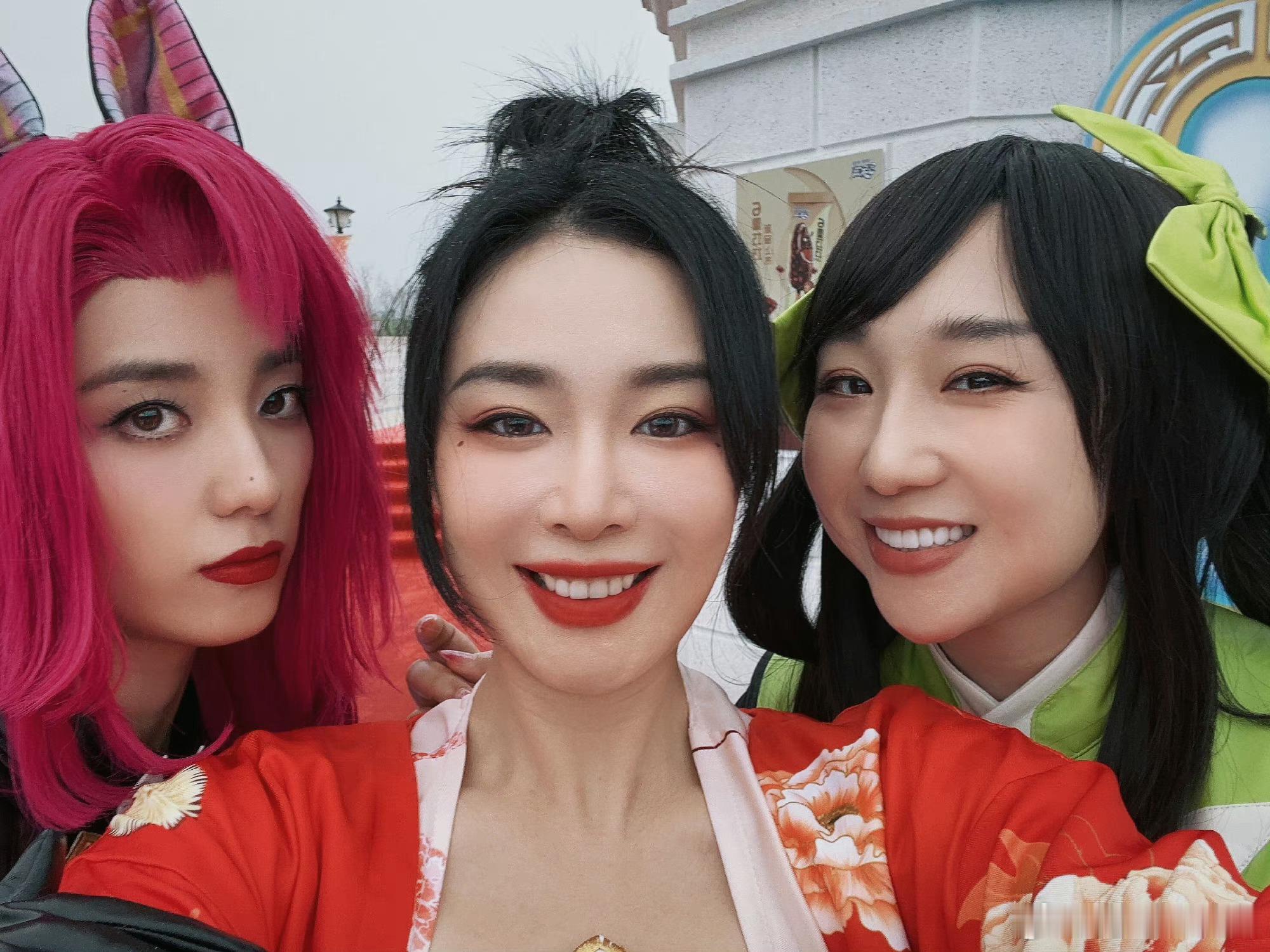 #高叶泪痣#  高叶泪痣跟整体造型真的恰到好处，立马被戳中了心坎~，感觉这一次高