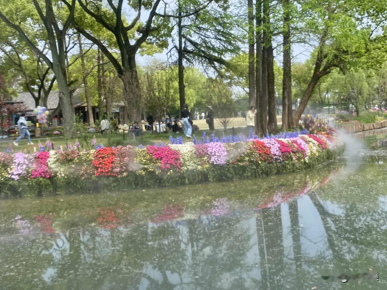 莫奈花园里的梦境
飘飘欲仙恍如隔世