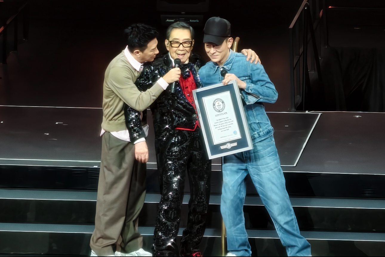 九五至尊，今日94歲的修哥胡楓紅館開唱！張學友、劉德華、陳奕迅、楊千嬅、草蜢、B