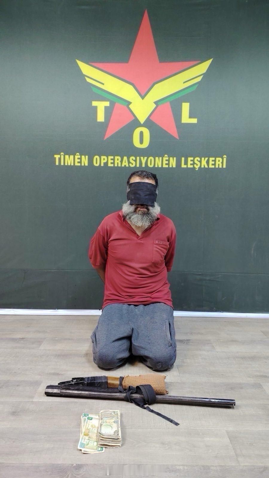 叙利亚库尔德武装声称在代尔祖尔省逮捕了IS的一名“埃米尔”艾哈迈德·泰勒布。不过