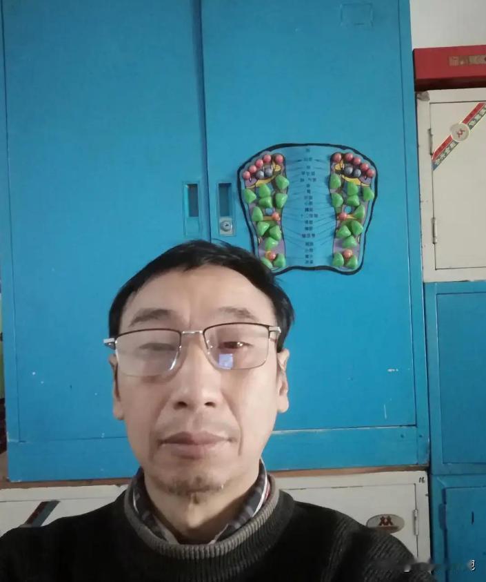 目前中国的两大问题，不是台湾问题，不是与美国的问题，也不是与日本问题，也不是负债