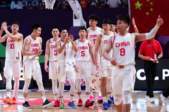 韩国男篮据说要全员复出打中国男篮，我们要注重打好开局！

死掐韩国三分，不要让他