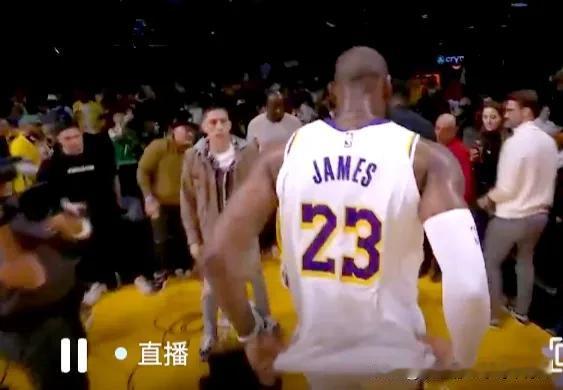 掘金不识趣，戈登情商太低，詹姆斯40000分的庆功宴被戈登的“2+1”搞砸了，多