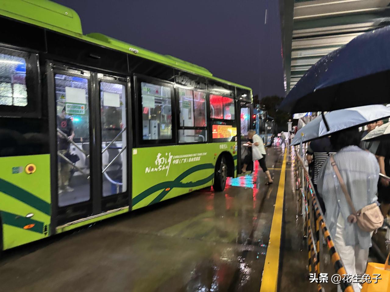 最近广州地铁公布6条在建线路最新进度，18号线后通段土建工程累计完成57%，进度