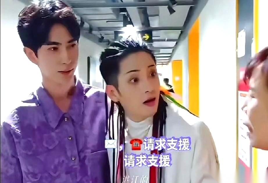 有一种爱，叫我妈觉得我吃不饱。
符龙飞他妈妈，就是这种爱的“究极体”。
本以为一