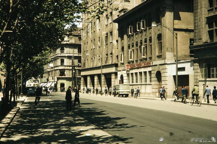 上海生活  1973年，上海街景(by哈里森.福尔曼Harrison Forma