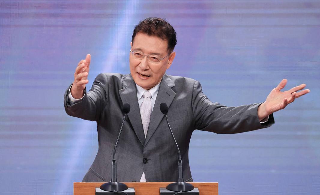 赵少康真不是个东西！



赵少康最近的言论
引发了热议



他在媒体上的各种