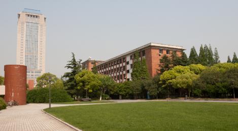 今天聊一所被很多人忽略的好学校——北华大学。这学校坐落在吉林省吉林市，是吉林省人