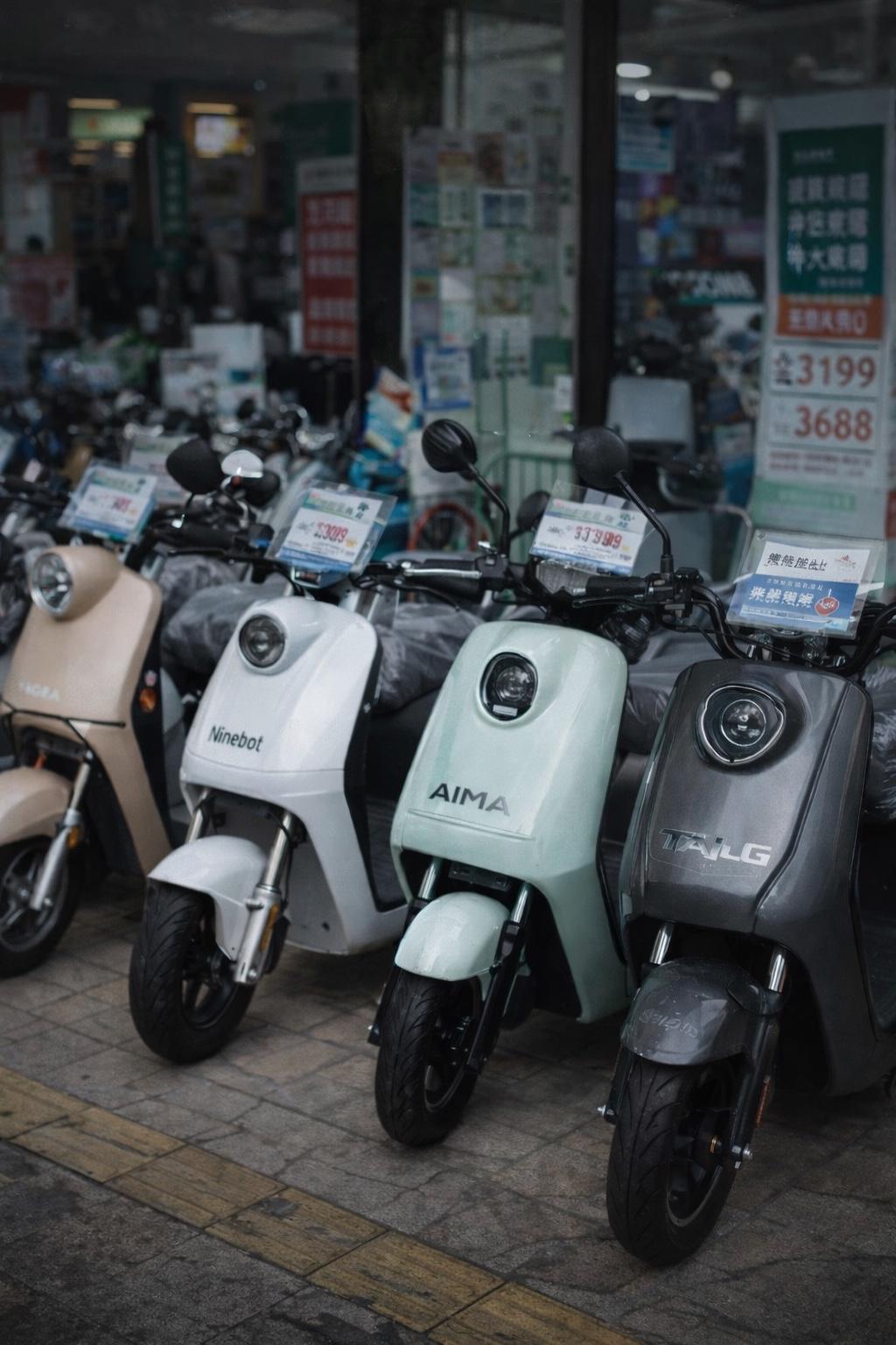 报道称4月两轮电动车集体涨价，
这个行业似乎开始承认：

再便宜下去，
生意就不