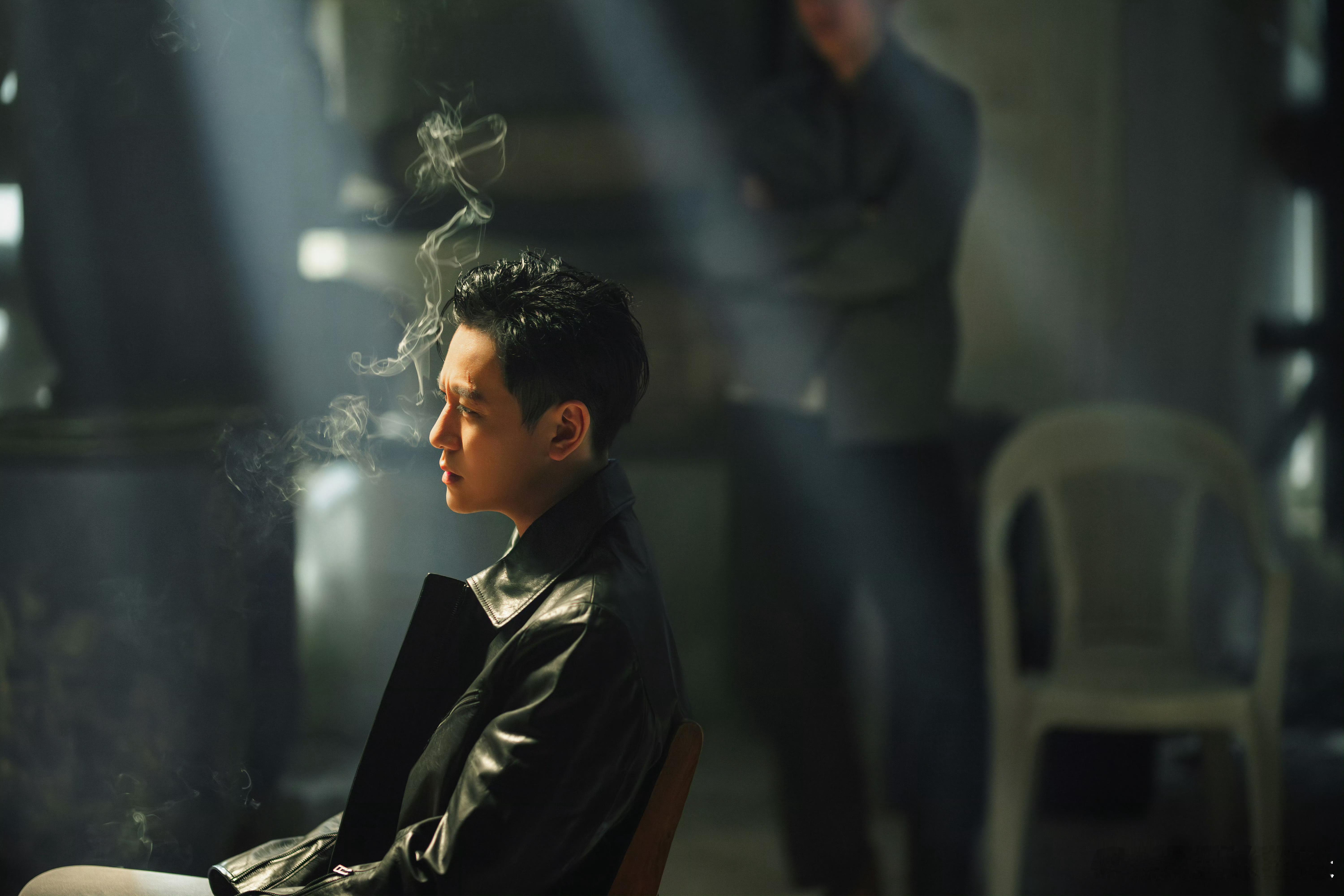 钢铁森林 不删戏份不魔改小说 蒋诚的“小苦瓜”外号不是白来的，秦俊杰演活了那种身