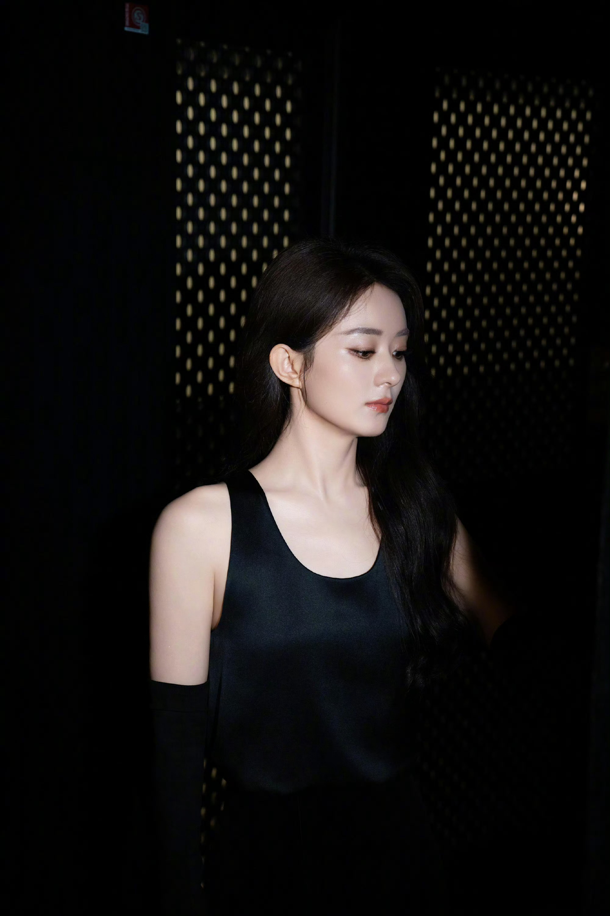 单人过会男女演员 赵丽颖工作室周一营业🥰浪琴新图漂亮的哟~ ​​​