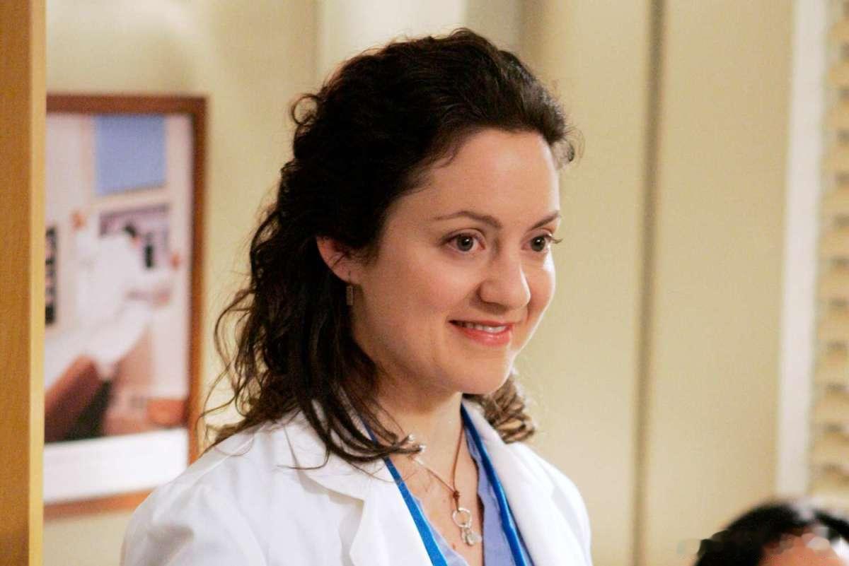 【格蕾旧员回归】Kali Rocha确认回归#实习医生格蕾#第21季，再次饰演S