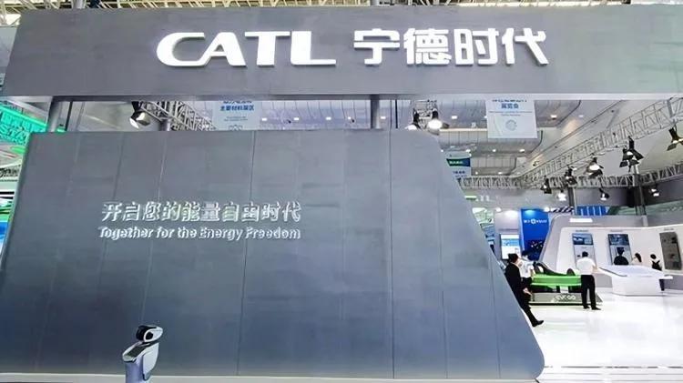 科技强国、人才强国，非常厉害的宁德时代。宁德时代在全球电动车电池的市占率约为37