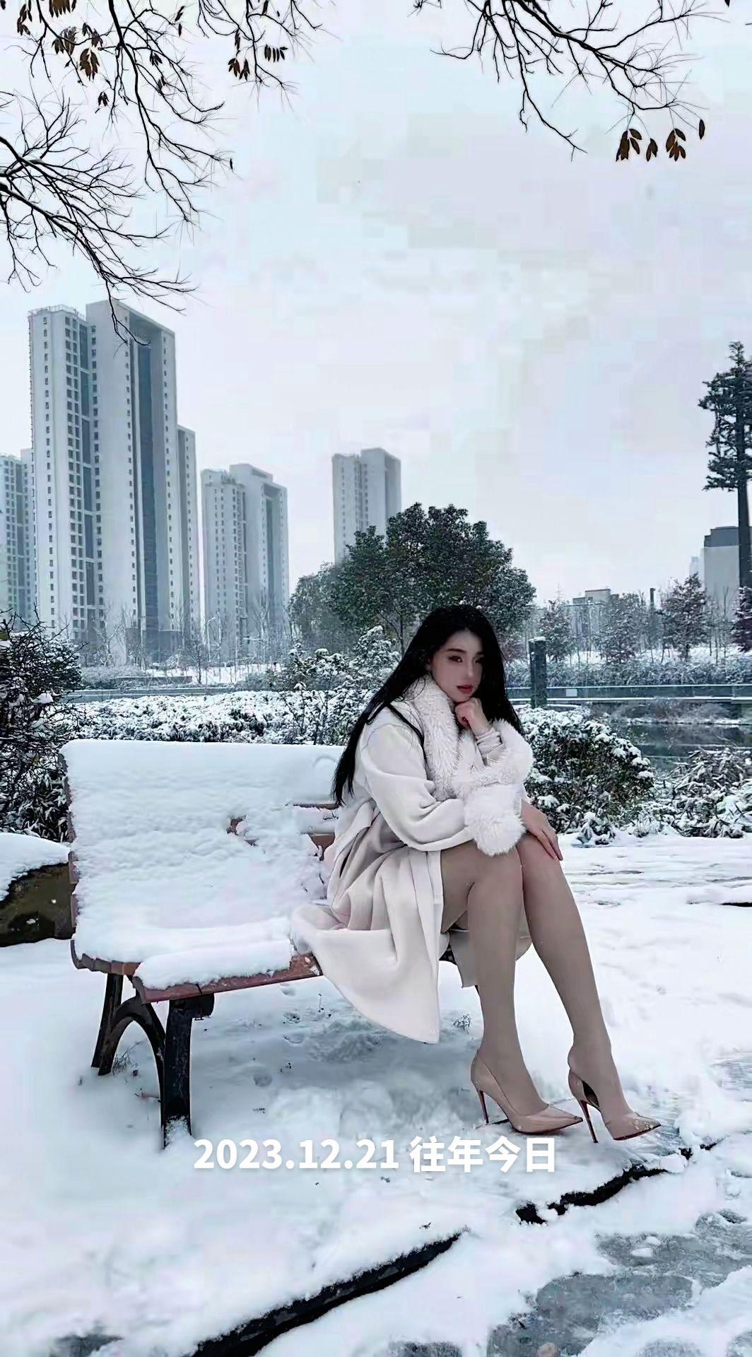 雪地里的小姐姐 谁在冬天暖过你