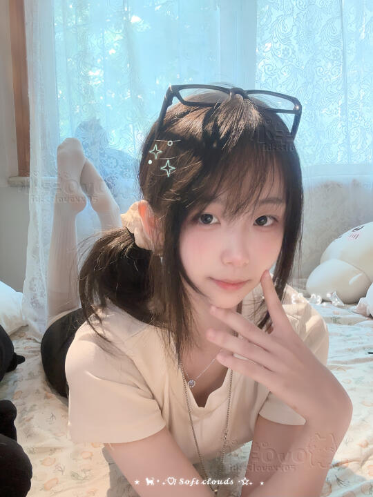 泥嚎这里是萌妹子( ̀⌄ ́)
