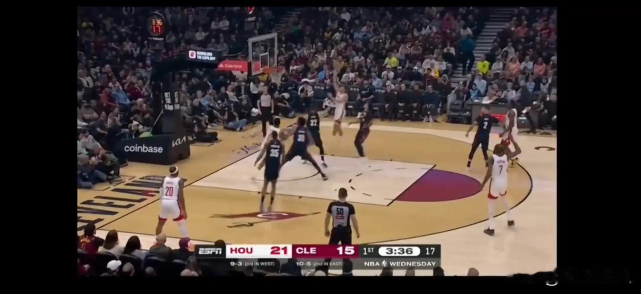 细数谢泼德几个进攻回合：

1、挡拆后往里突破直接抛投取分

2、利用申京牵制和